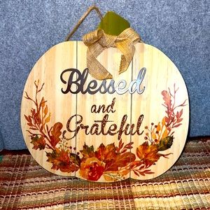 ⚡️ Blessed and grateful fall sign.